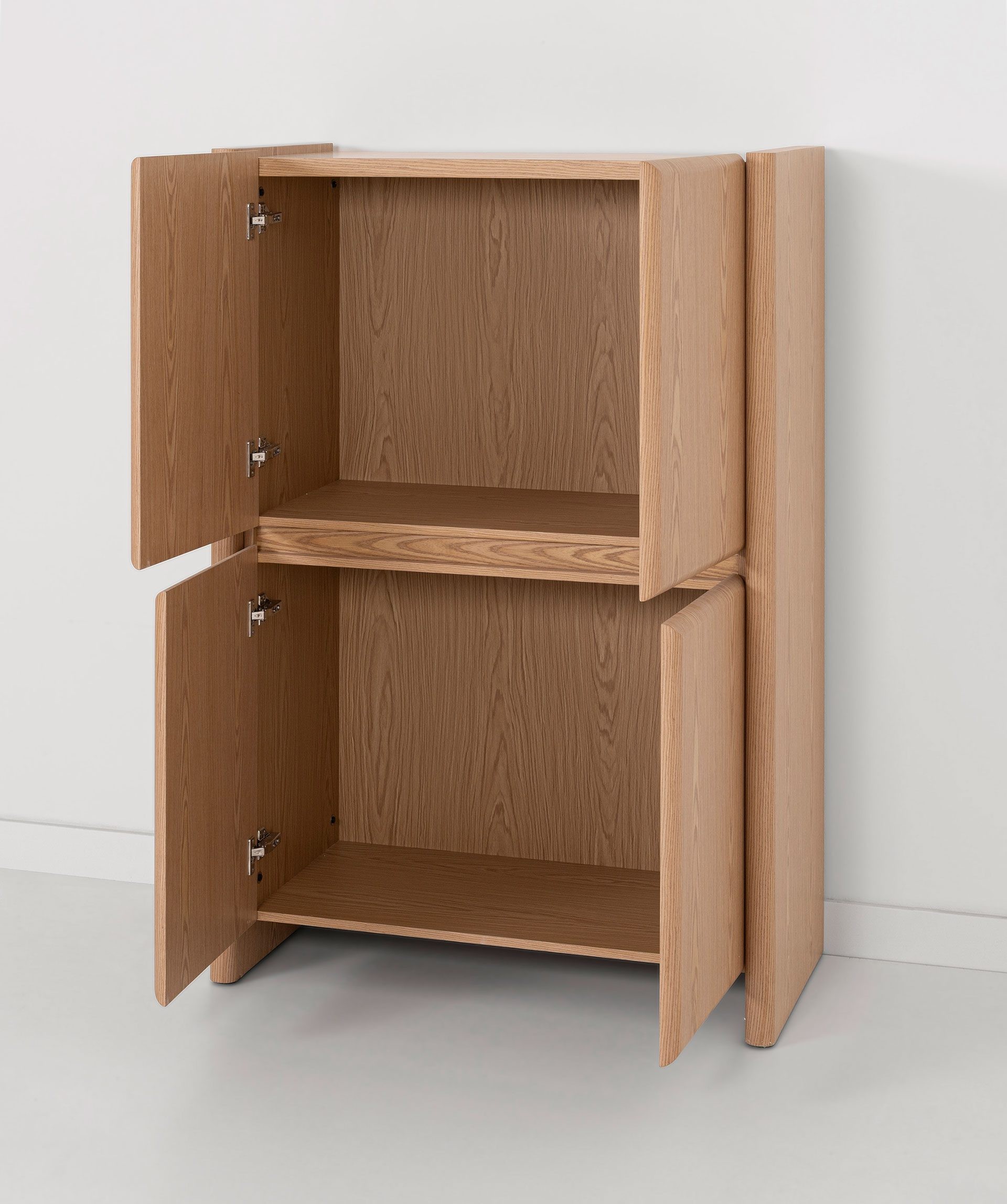 Aparador Gio alto com 4 portas, folheado a carvalho, 90 × 45 × 140 cm - Image 3