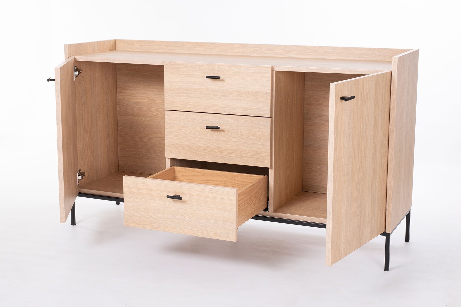 Aparador Habit – 2 Portas + 3 Gavetas, Melamina Carvalho e Base Preta (144 cm) - Image 7