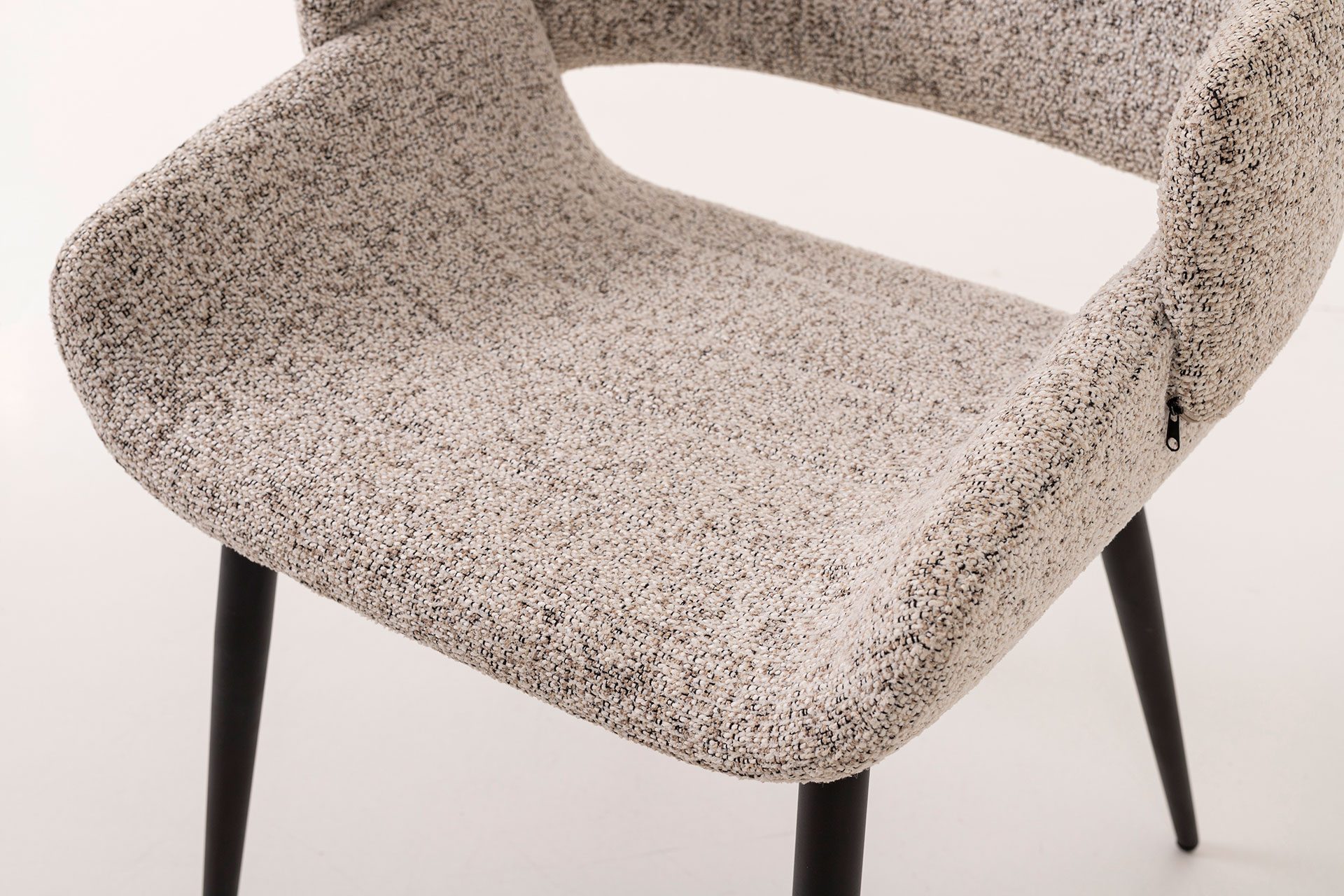 Cadeira Greta. Assento curvado em tecido cinzento. 77×57×60 cm - Image 5