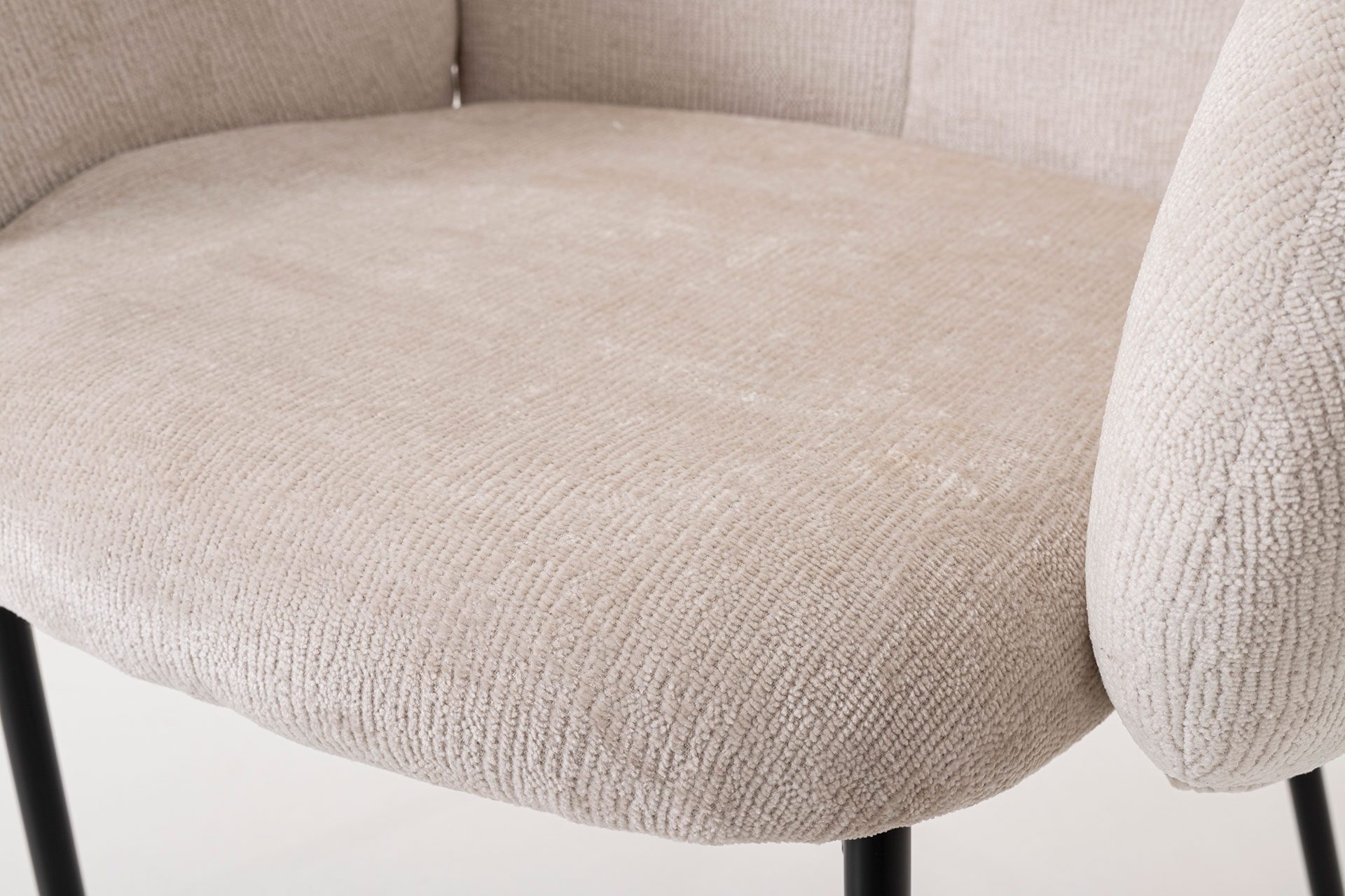 Cadeira Margot. Estofada em branco osso. 83×60×61 cm - Image 5