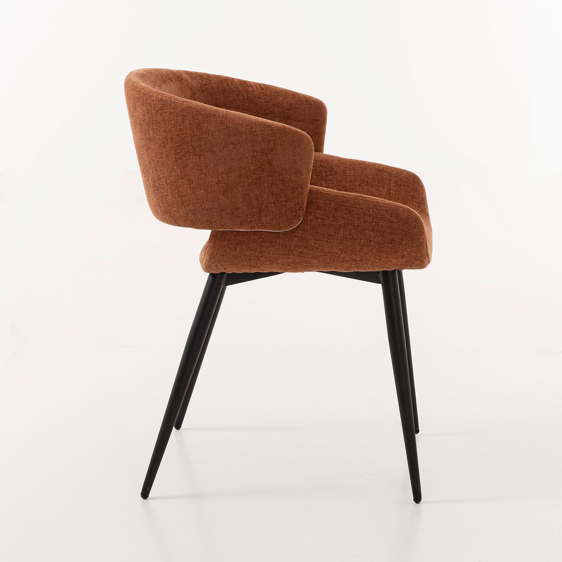 Cadeira Greta. Assento curvo estofado em caldeira. 75×50×55 cm - Image 5