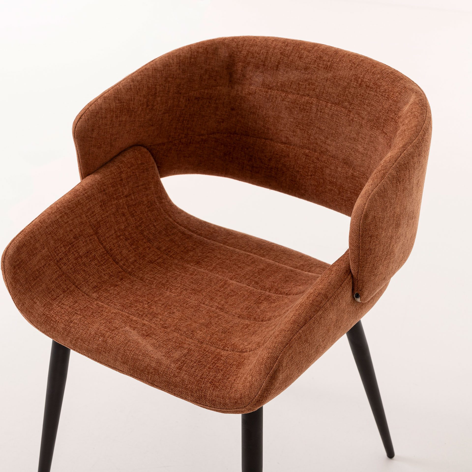 Cadeira Greta. Assento curvo estofado em caldeira. 75×50×55 cm - Image 6