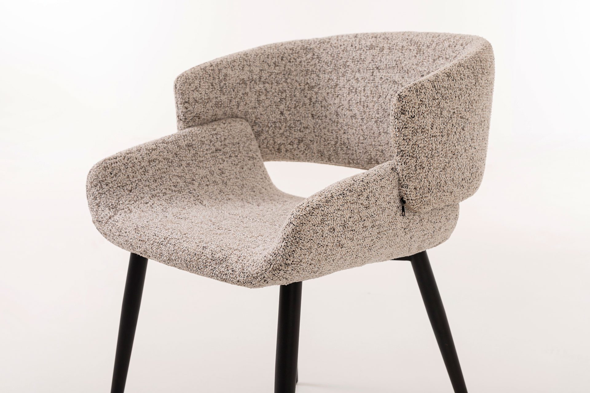 Cadeira Greta. Assento curvado em tecido cinzento. 77×57×60 cm - Image 6