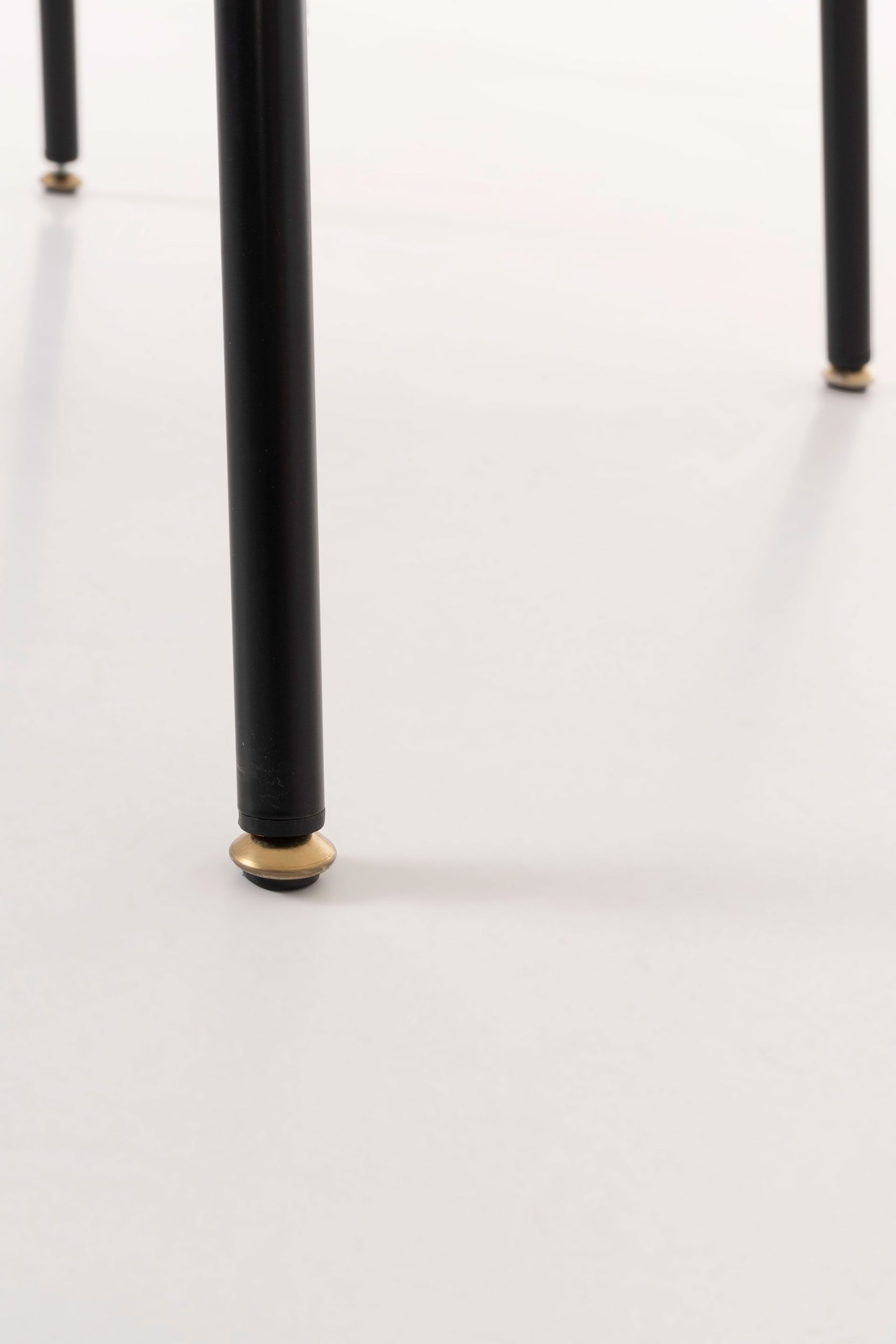 Cadeira Belmont. Estofada em cor caldeira. 83×60×61 cm - Image 7