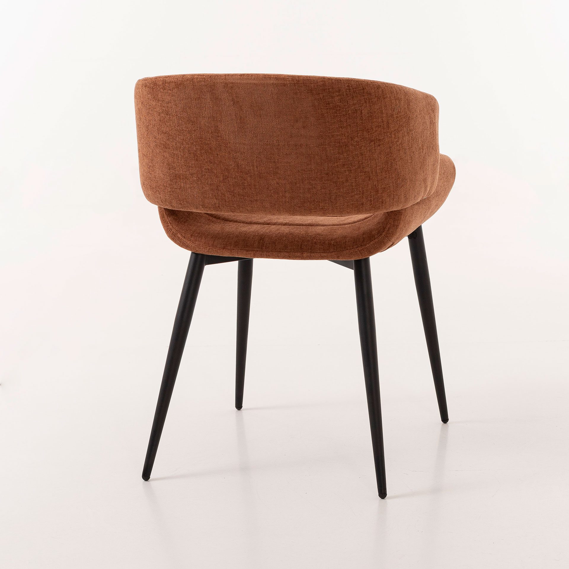 Cadeira Greta. Assento curvo estofado em caldeira. 75×50×55 cm - Image 7